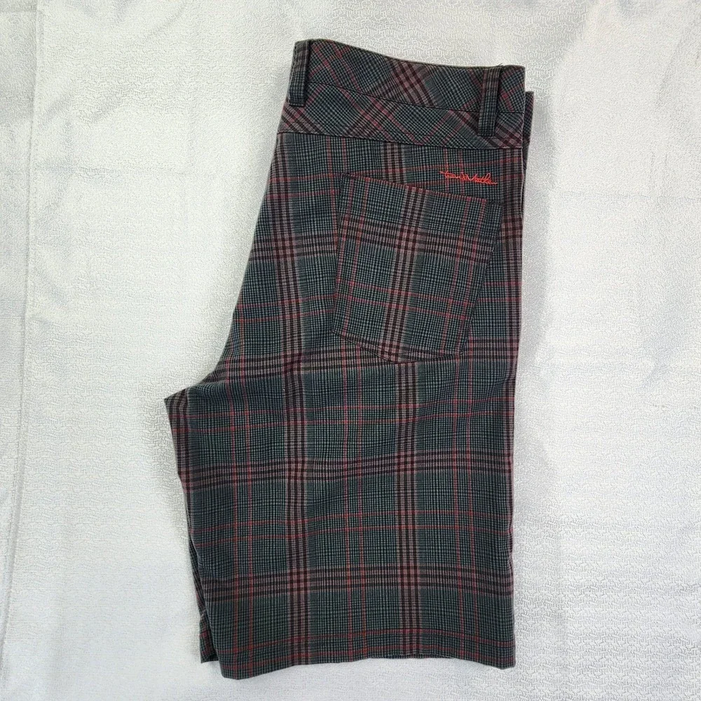 TravisMathew Grey Red Plaid Golf Shorts Men 36 Performance Stretch Preppy Casual